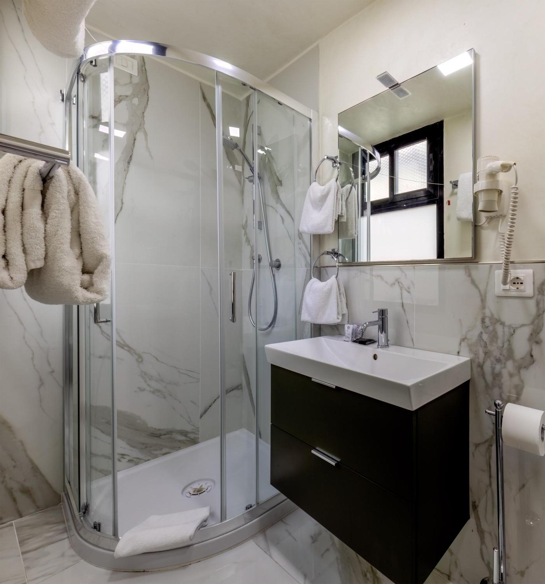 Maxim Axial Hotel